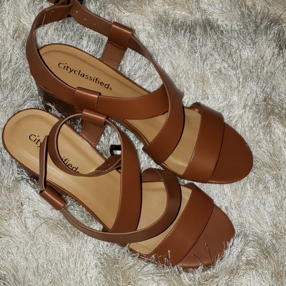 NWOT Sz 9 Cognac Strappy Sandals
